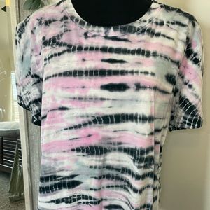 Pink by VS campus tee shirt medium